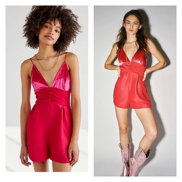 FREE PEOPLE Bright Pink V Neck Velvet Satin Romper Size 2 NEW Barbie Core - Picture 1 of 9